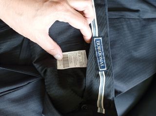 Traje azul con rayas