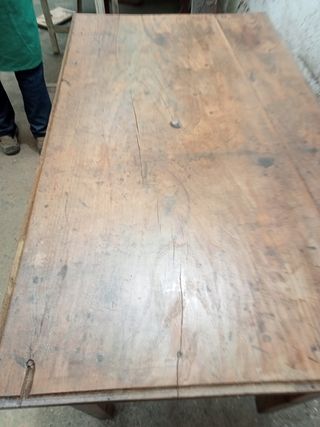 +100 AÑOS MESA NOGAL CON 2 SECRETOS B E