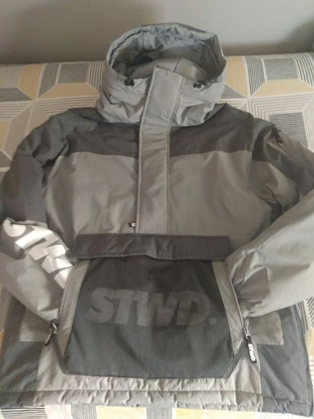 CAZADORA KANGURO PULL& BEAR