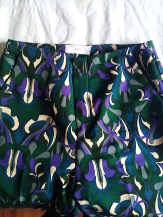 Pantalón verde estampado, muy original