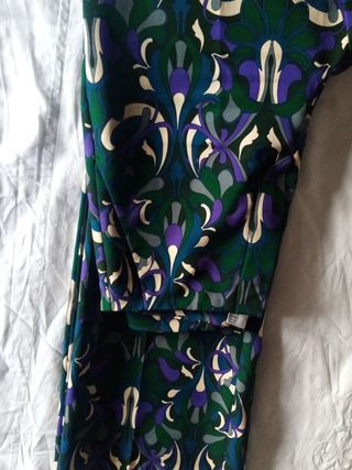 Pantalón verde estampado, muy original