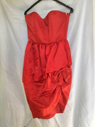 Vestido palabra de honor  
rojo
