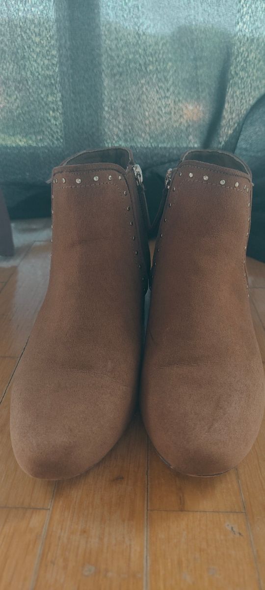 Botines marrones talla 36