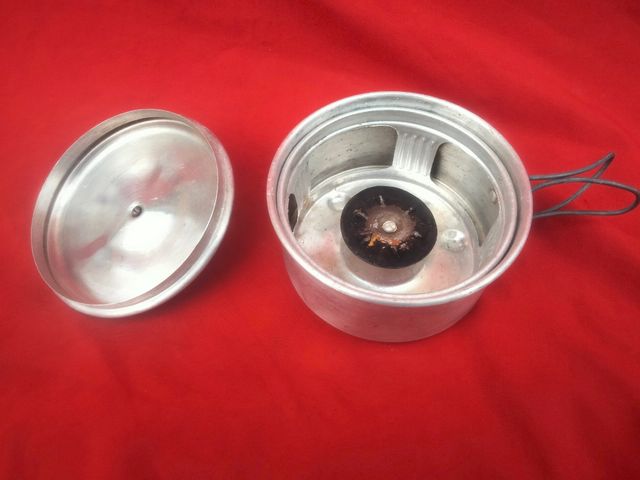 Piccola caffettiera con supporto