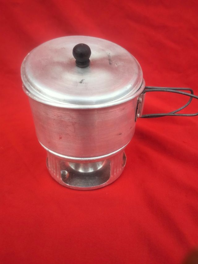 Piccola caffettiera con supporto