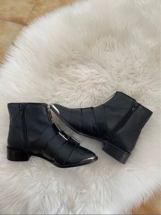 Botin negro 