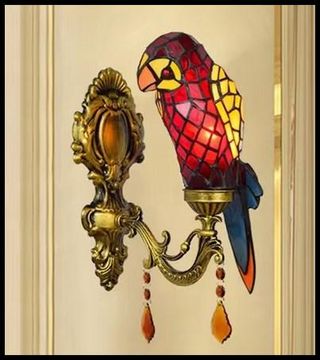 Aplique tiffany de Pared Modelo Loro Rojo