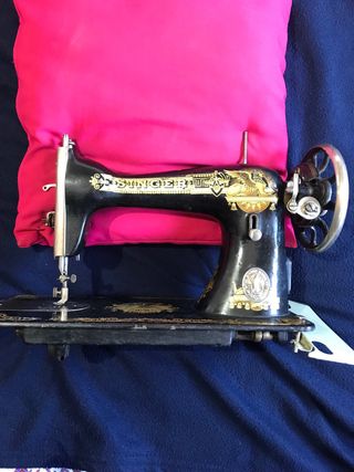 Maquina de coser antigua