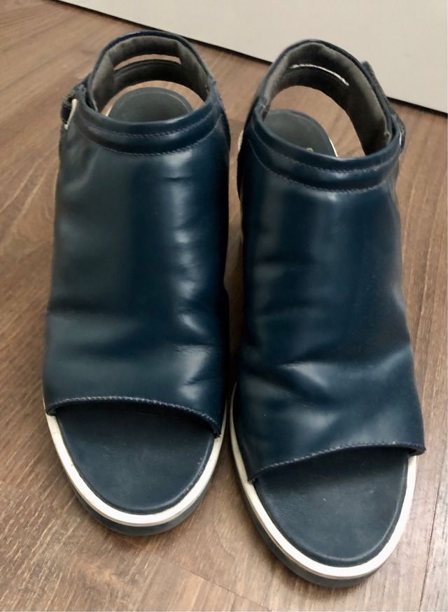 Sandali blu marino marca Camper