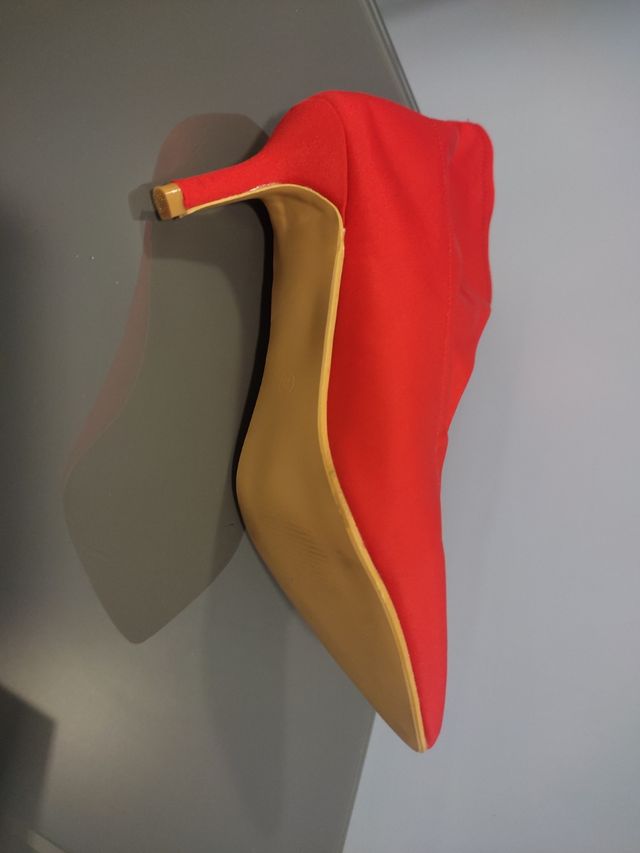 Botín. Tipo raso.. rojos