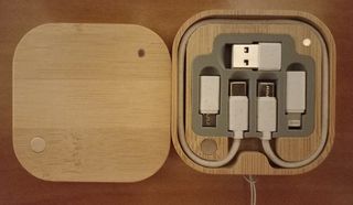 Kit ricarica cellulare con 6 tipi di attacco