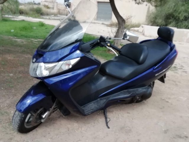 Suzuki Burgman 250 averiada