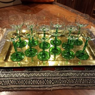 12 bicchieri da vino stelo verde.
