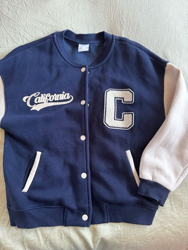 Chaqueta universitaria de  Zara 