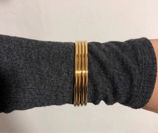 4 Pulsera rigida dorado 