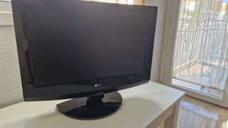 Televisor LG Full HD de 28"