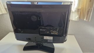 Televisor LG Full HD de 28"