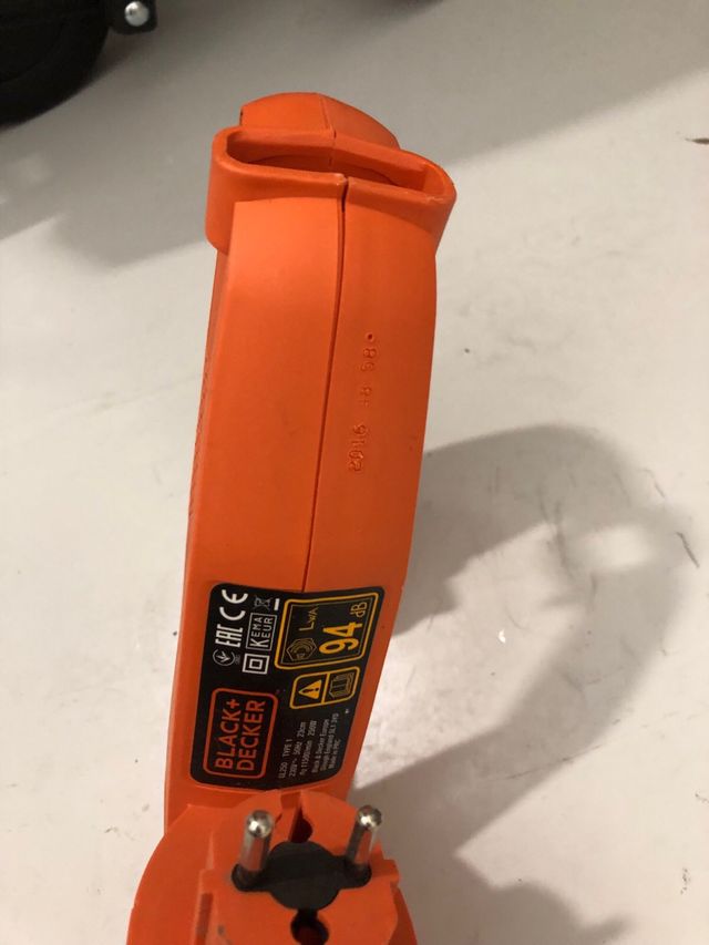 Corta bordes eléctrico Black&Decker