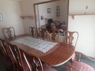 Se vende salon comedor con aparador