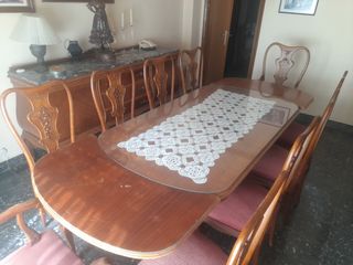 Se vende salon comedor con aparador