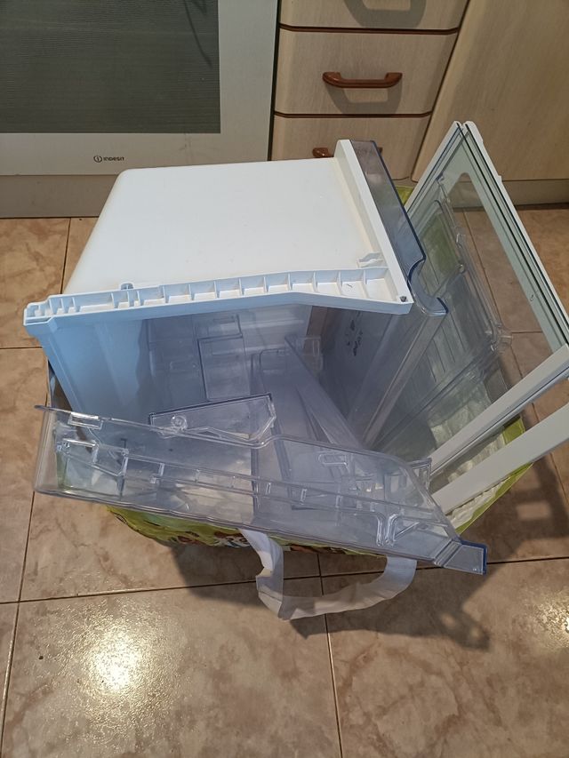 Interior nevera Samsung