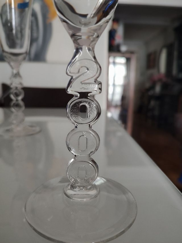 2 Copas de cava del 2000