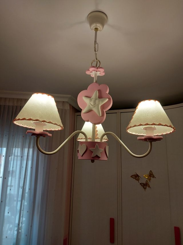 Lámpara rosa y blanca