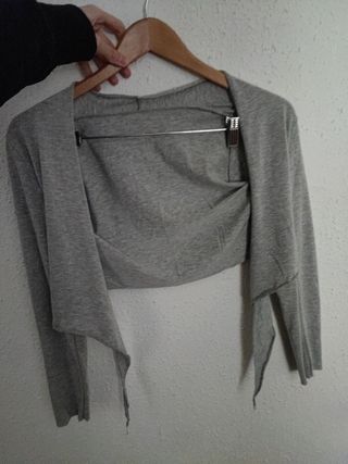 Torera gris talla S (aproximadamente)