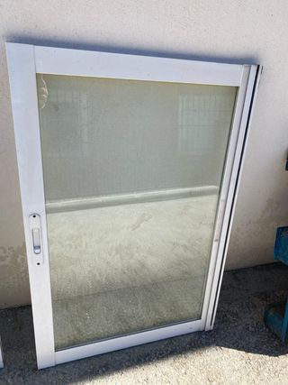 2 Hojas de ventanas con mosquitero