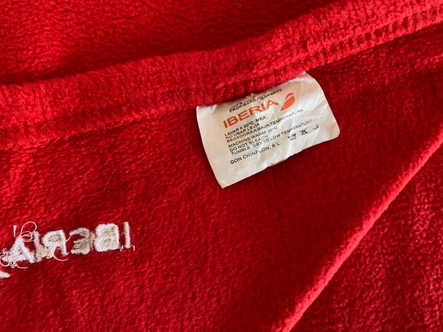 Coperta Iberia Airlines rossa dim. 160 x 100 cm.