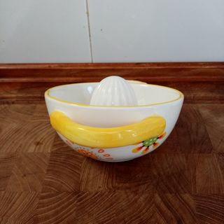 Spremiagrumi in ceramica