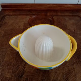 Spremiagrumi in ceramica