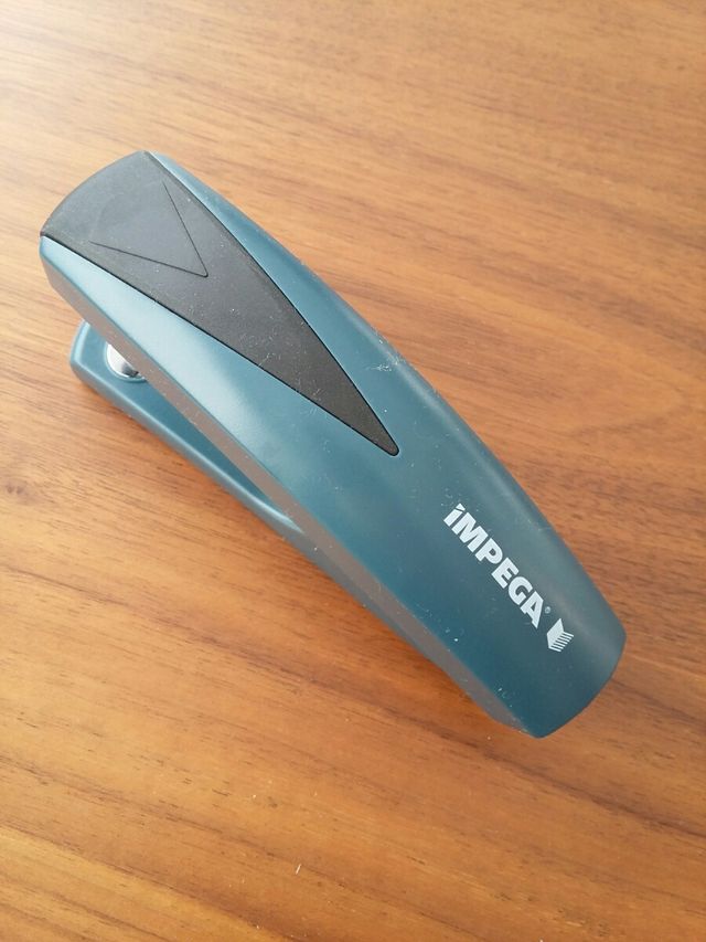 Pack Grapadora, perforadora,grapas