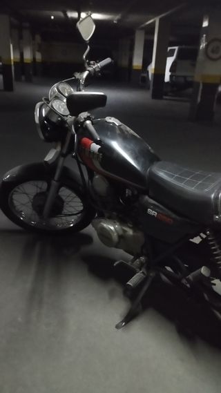 Yamaha SR 250