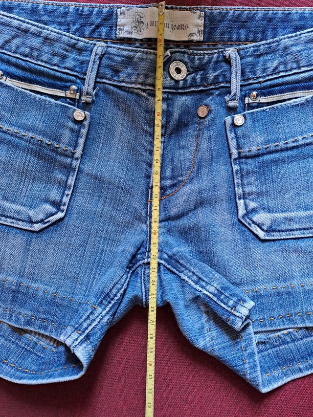 Pantaloncini corti in jeans