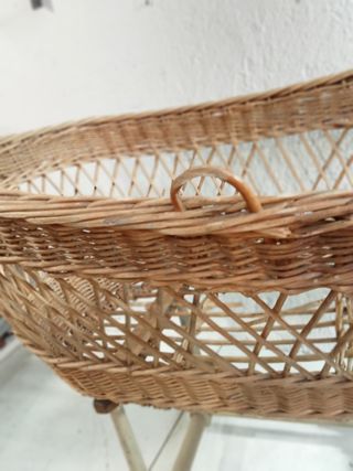 MUY ANTIGUO CARRITO BEBE MIMBRE B E