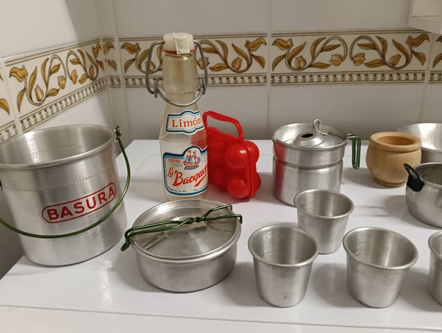 Cacharritos juguete muy antiguos.