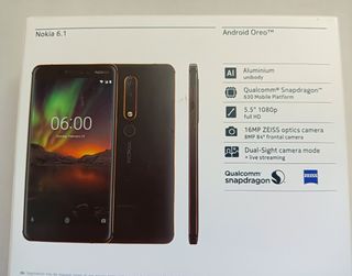 Smartphone Nokia 6.1 negro y cobre