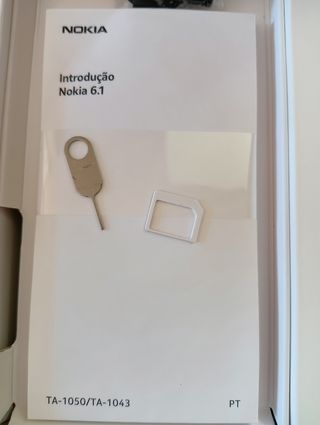 Smartphone Nokia 6.1 negro y cobre