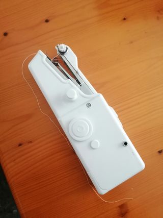 Maquina de coser portátil