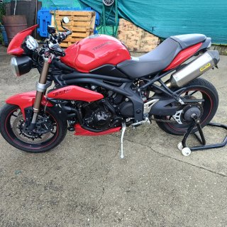 Triumph speed triple 1050