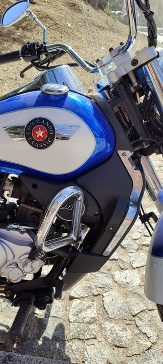 Moto Custom 125 UM renegade commando classic blue