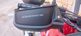 Honda CB500AX del 2020.