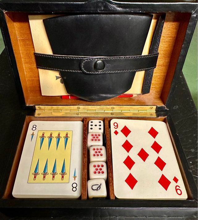 Juego de Naipes y dados.
