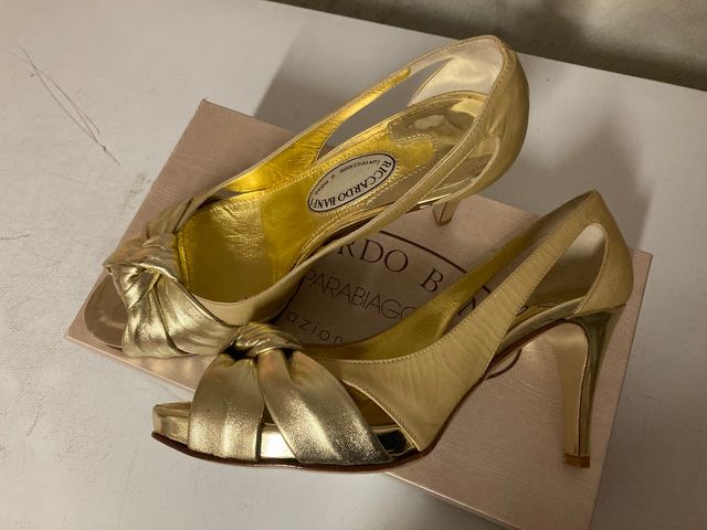 Scarpe con tacco oro
