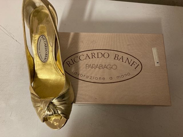 Scarpe con tacco oro
