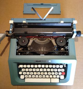 Macchina da scrivere Olivetti Studio 46