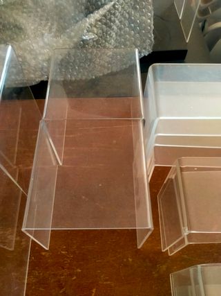 expositores y soportes metacrilato