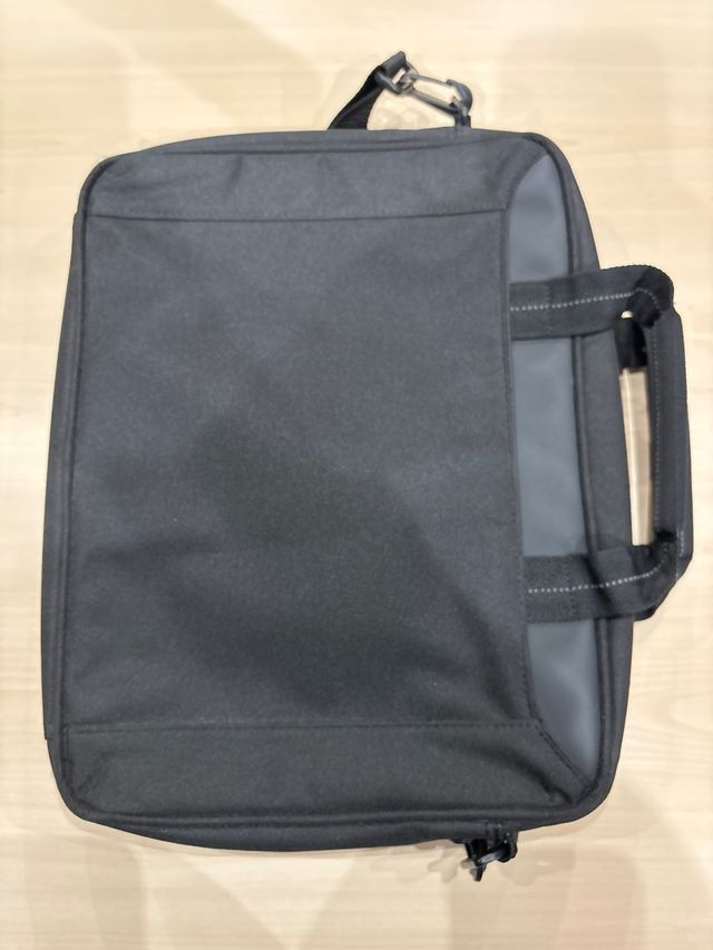 Maletin ordenador 13.4”. Targus