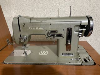 Maquina de coser Wertheim Modelo Rapida